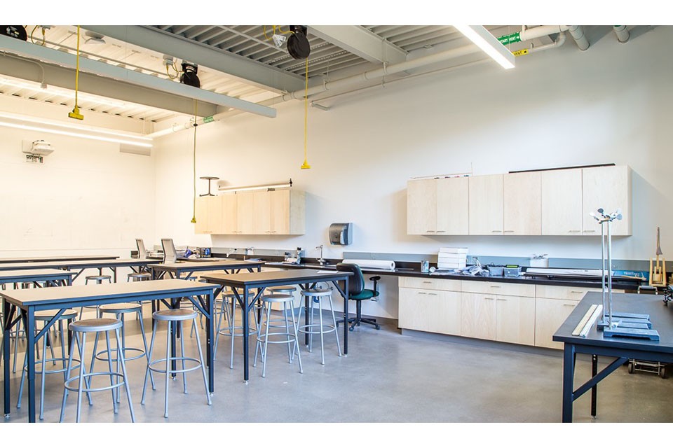 Brimmer and May School MA campus 18